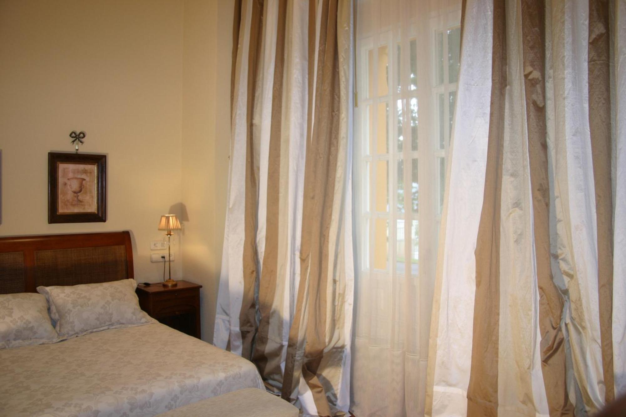 Hotel Arcea Palacio De Las Nieves Langreo Rum bild